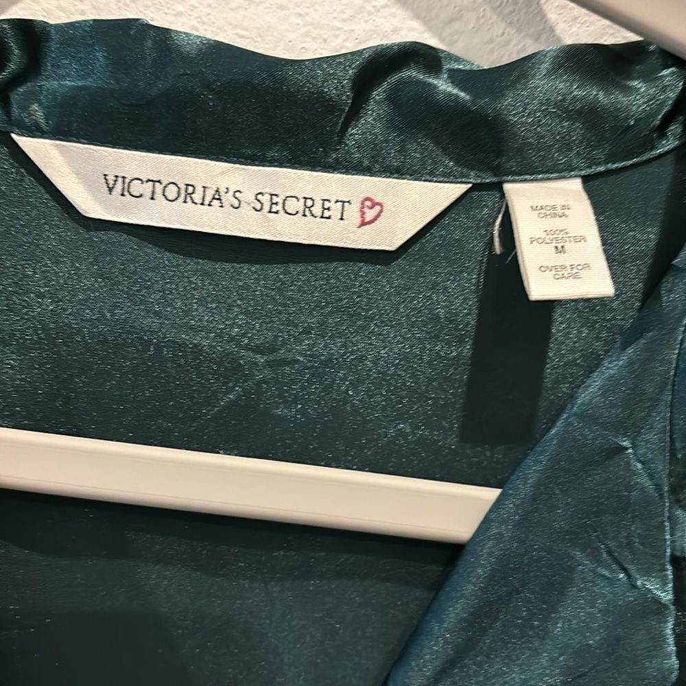 Vintage Victorias Secret Button Green Nightgown Sleep Shirt Liquid Satin M 90’s - Picture 3 of 4